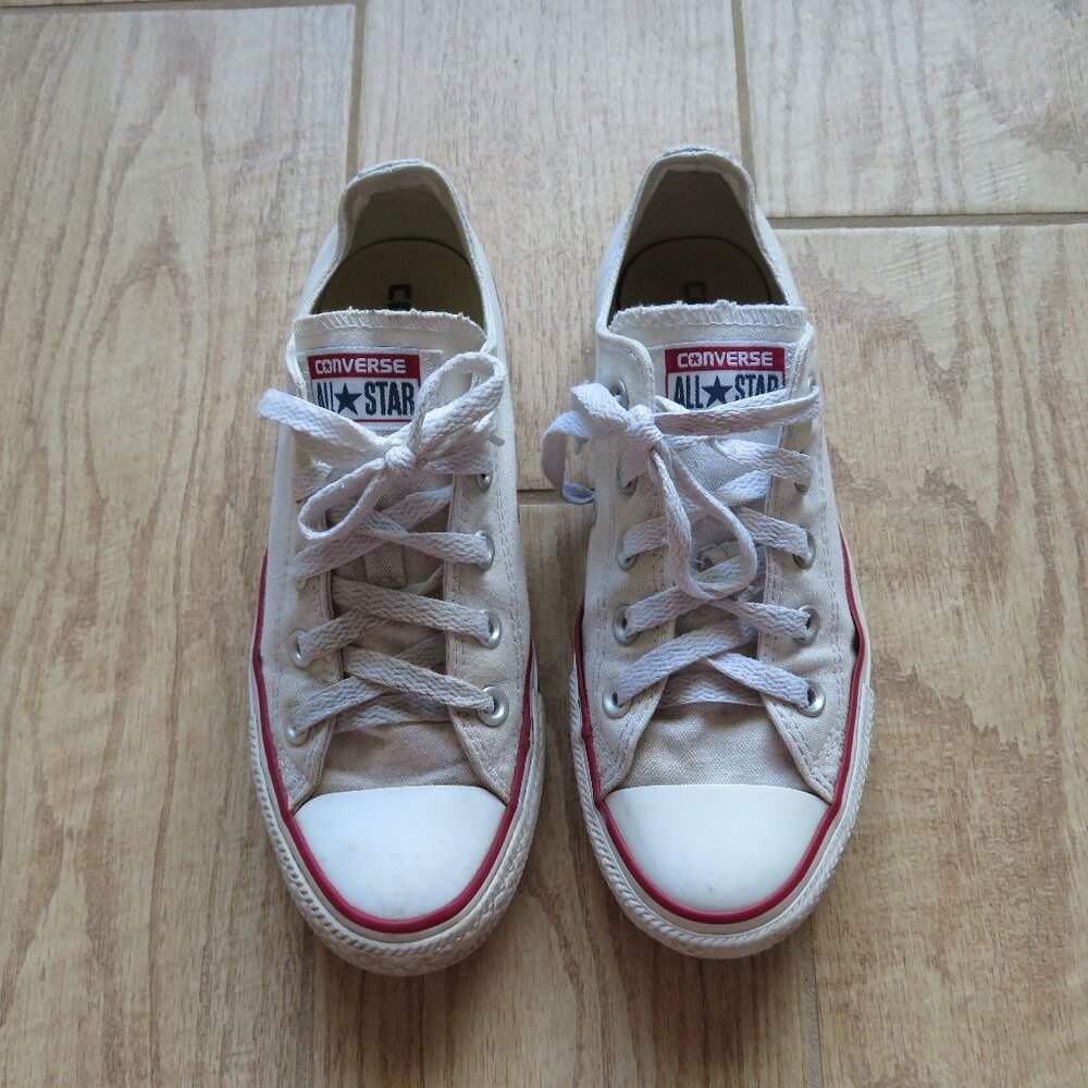 Converse Chuck Taylor All Star White Low Top Sneakers Women's 6 Men's 4 - Picture 2 of 11